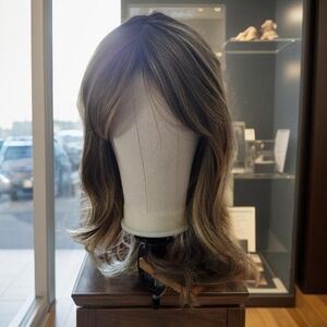 Chelsey Smith Crowns - Melrose In Dark Blonde Blend